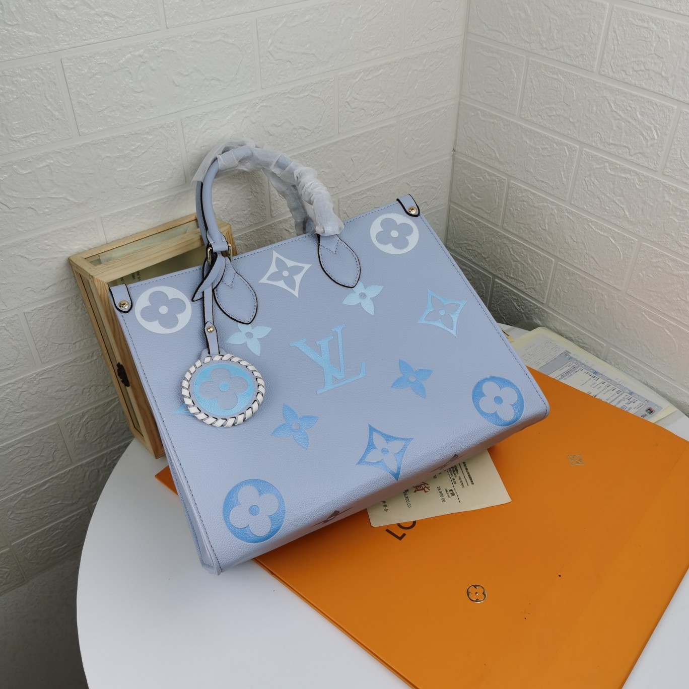 Louis Vuitton por la piscina-onthego mm azul/beige/rosa-5