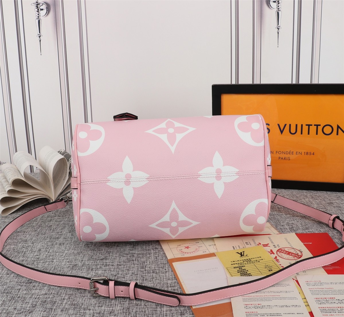 Louis Vuitton Escale Speedy Bandouliere 30 Pink/Red/Blue-2