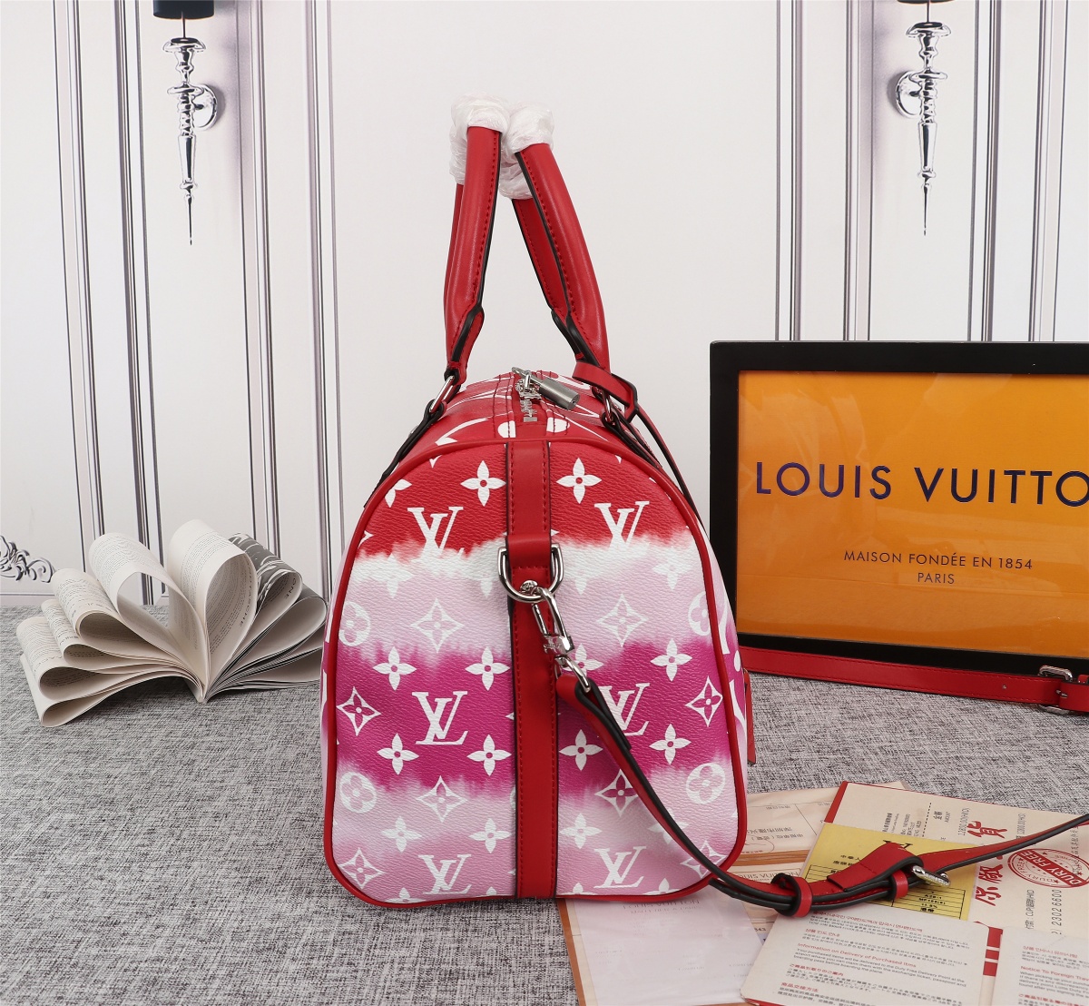 Louis Vuitton Escale Speedy Bandouliere 30 Pink/Red/Blue-9