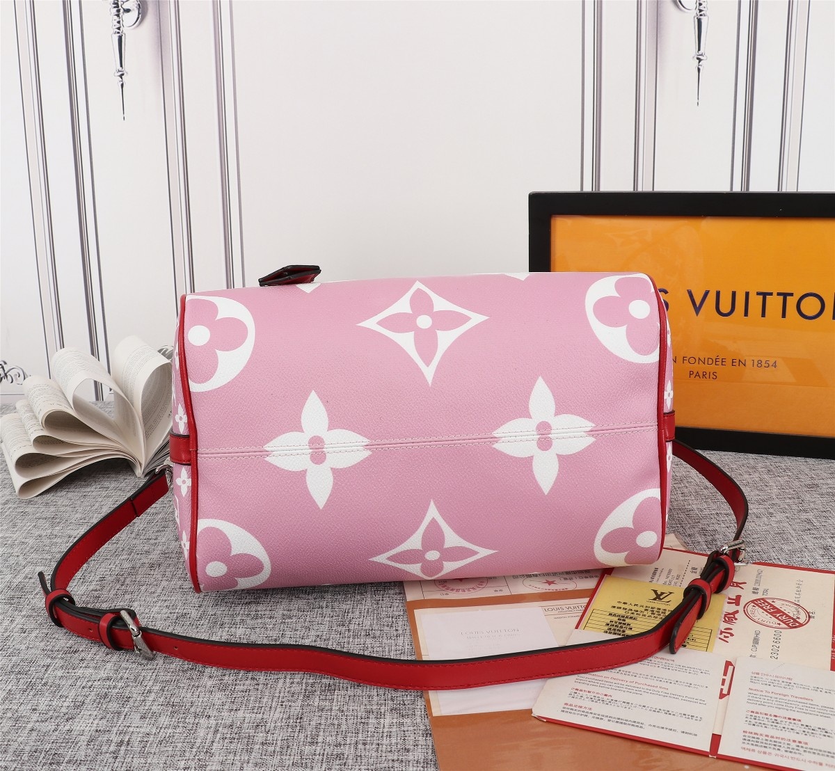 Louis Vuitton Escale Speedy Bandouliere 30 Pink/Red/Blue-10