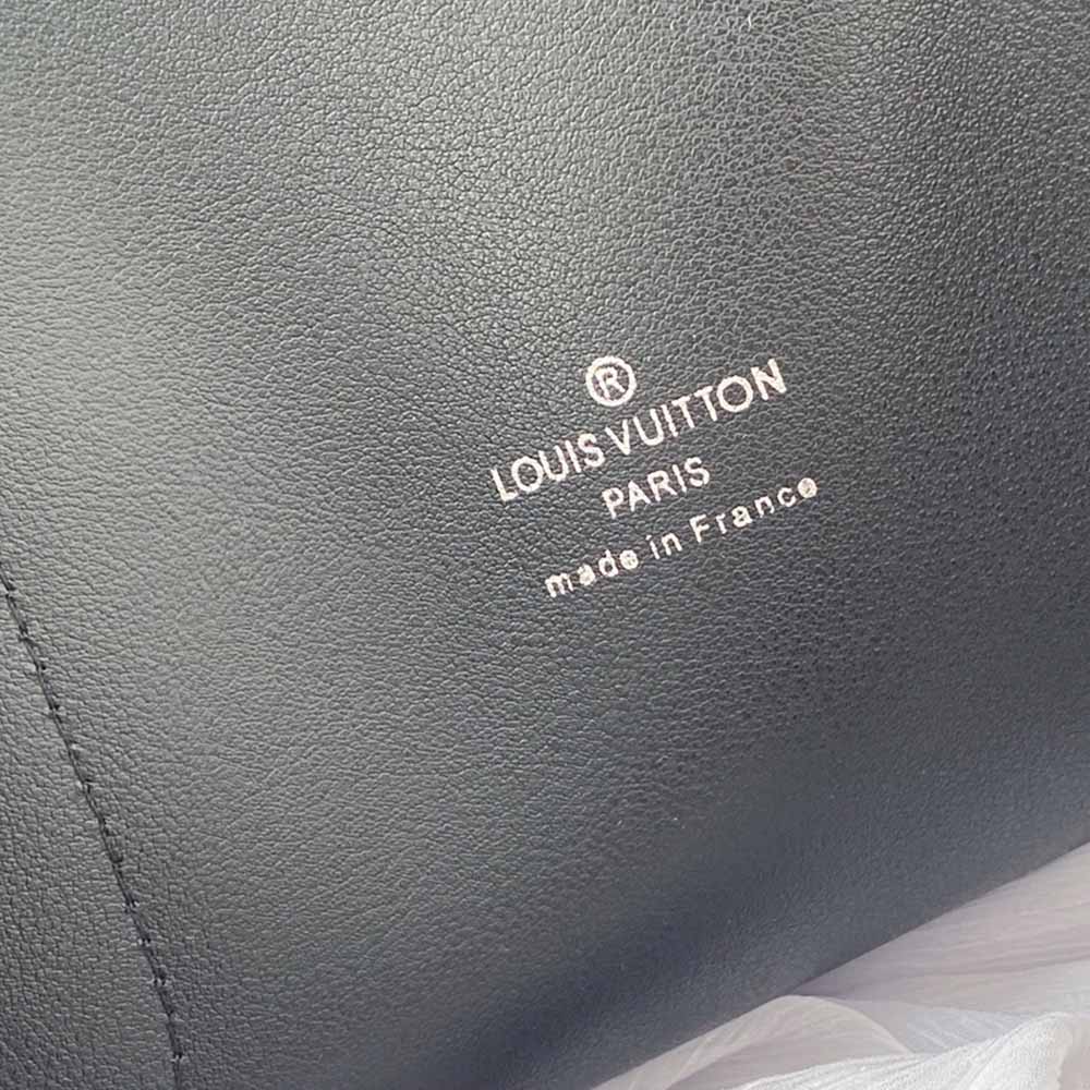 Louis Vuitton Cabas Voyage M52817-15