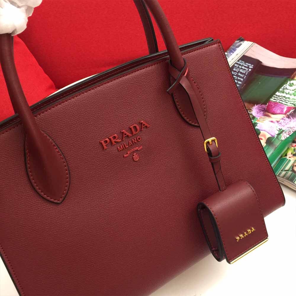 Bolsa Monocromática de cuero Saffiano de Prada Medium 1BA155 (66158) Vino-3