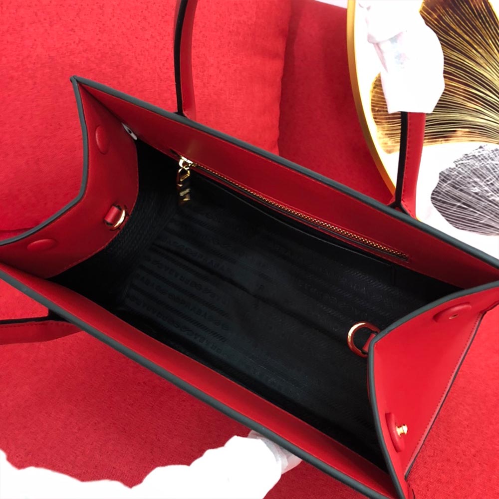 Bolsa Monocromática de cuero Saffiano de Prada Medium 1BA155 (66158) Vino-13