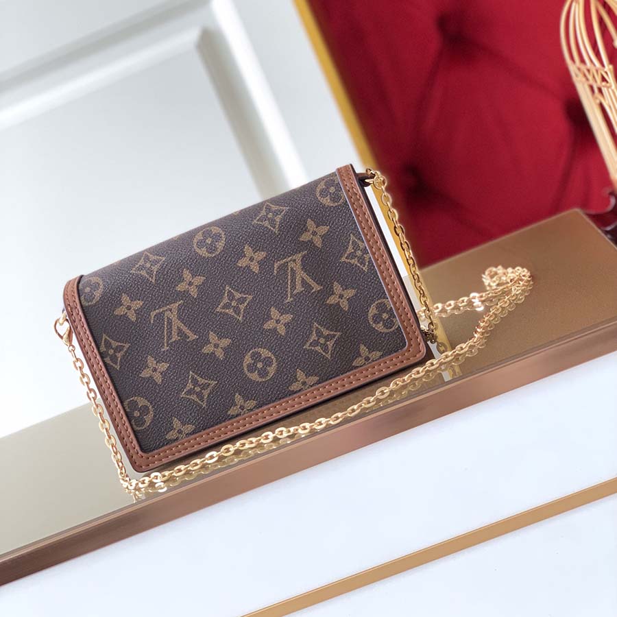 billetera de la cadena de Dauphine Louis Vuitton-1