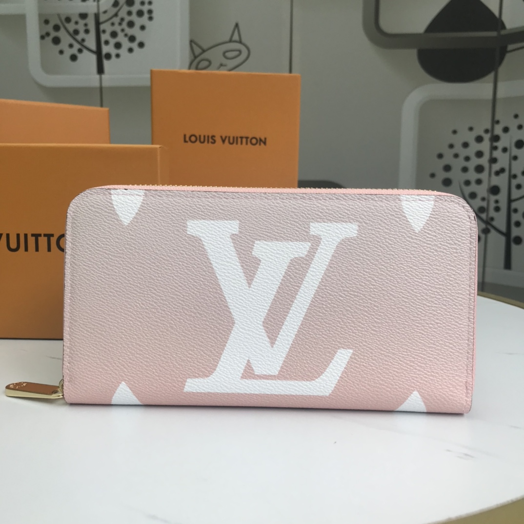 Louis Vuitton junto a la billetera de la piscina M80360-10