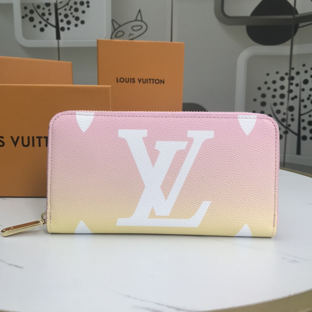 Louis Vuitton junto a la billetera de la piscina M80360-14