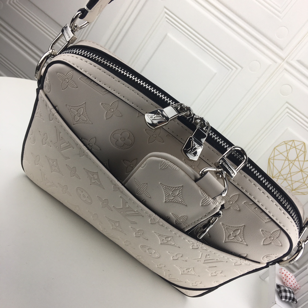 Louis Vuitton Trio Messenger en relieve M69443 White/Black-4