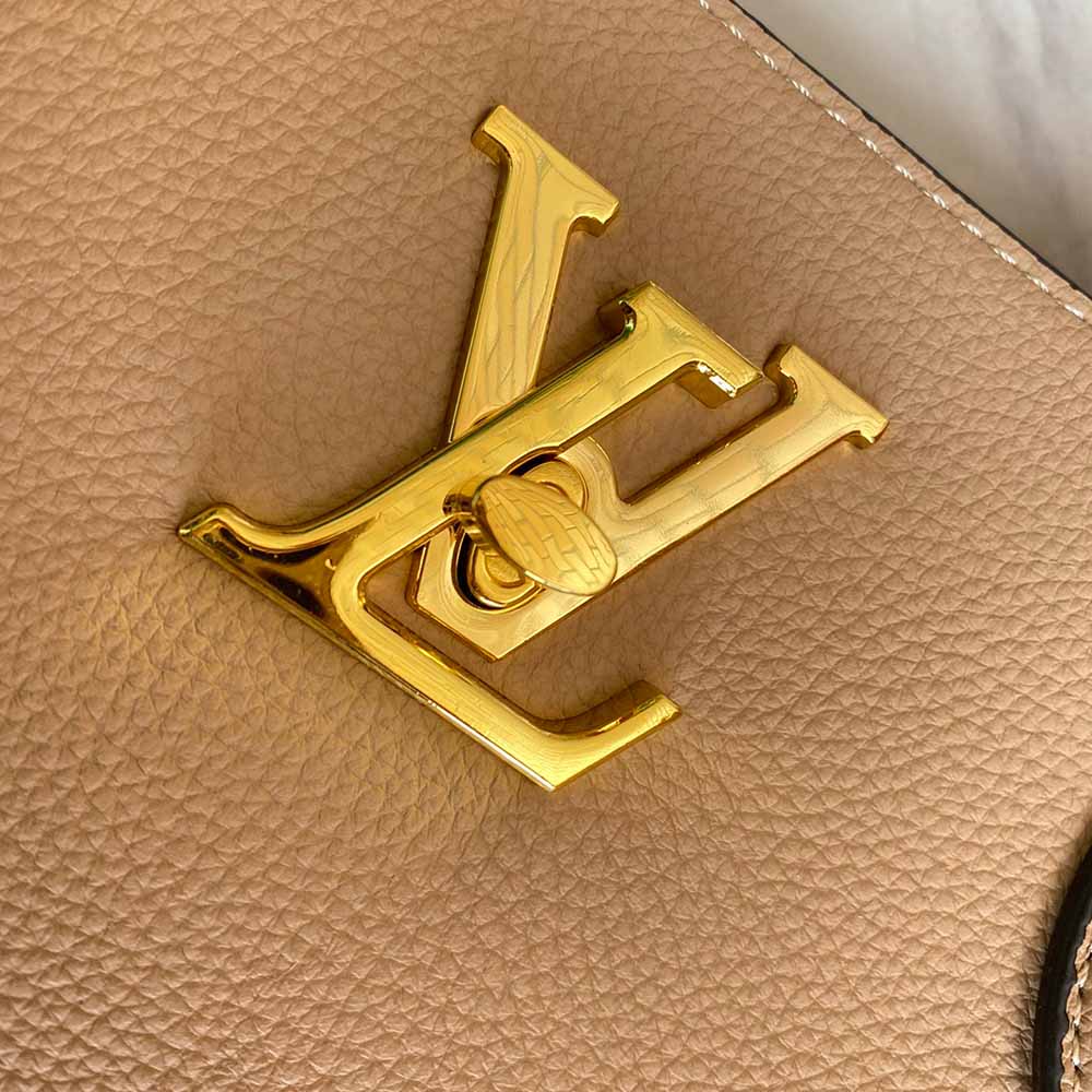 Louis Vuitton Lockme Shopper M57346 beige/negro/verde-12
