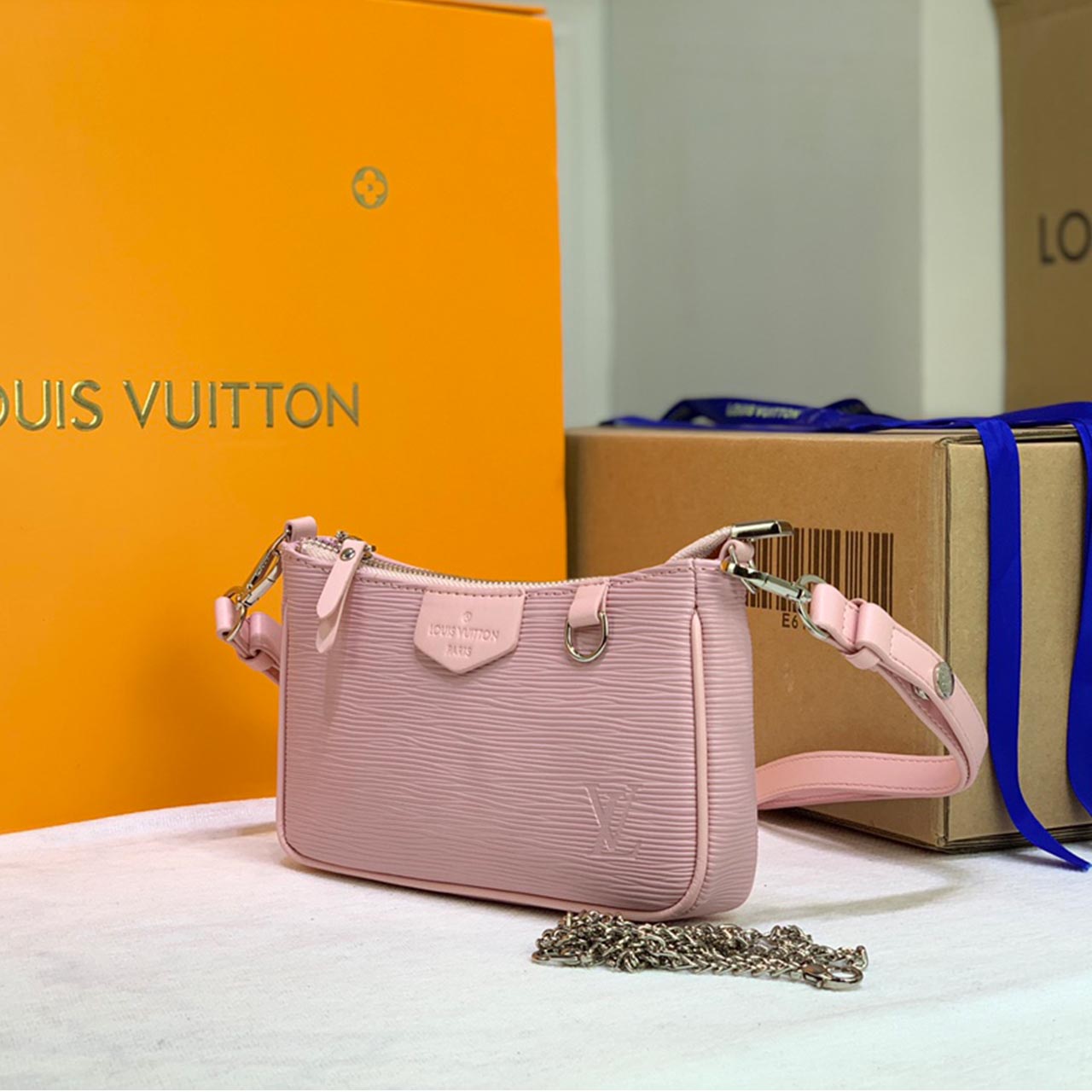 Louis Vuitton Easy Pouch en Strap Pink/Blue M80483/M80480-2