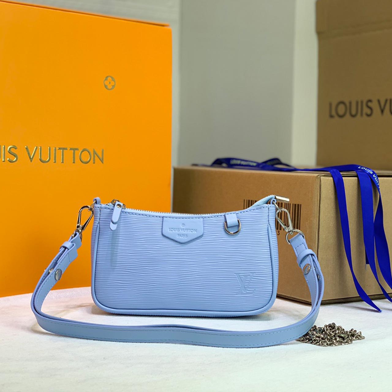 Louis Vuitton Easy Pouch en Strap Pink/Blue M80483/M80480-11