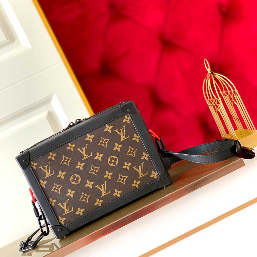 Louis Vuitton Soft Trunk M44730-1