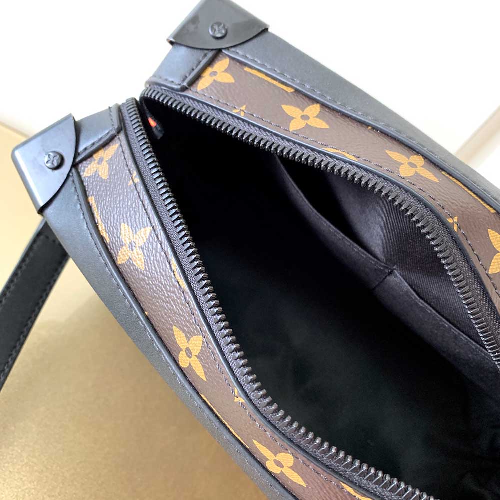 Louis Vuitton Soft Trunk M44730-2