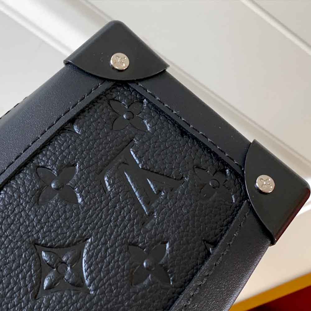 Louis Vuitton Soft Trunk M44730-17