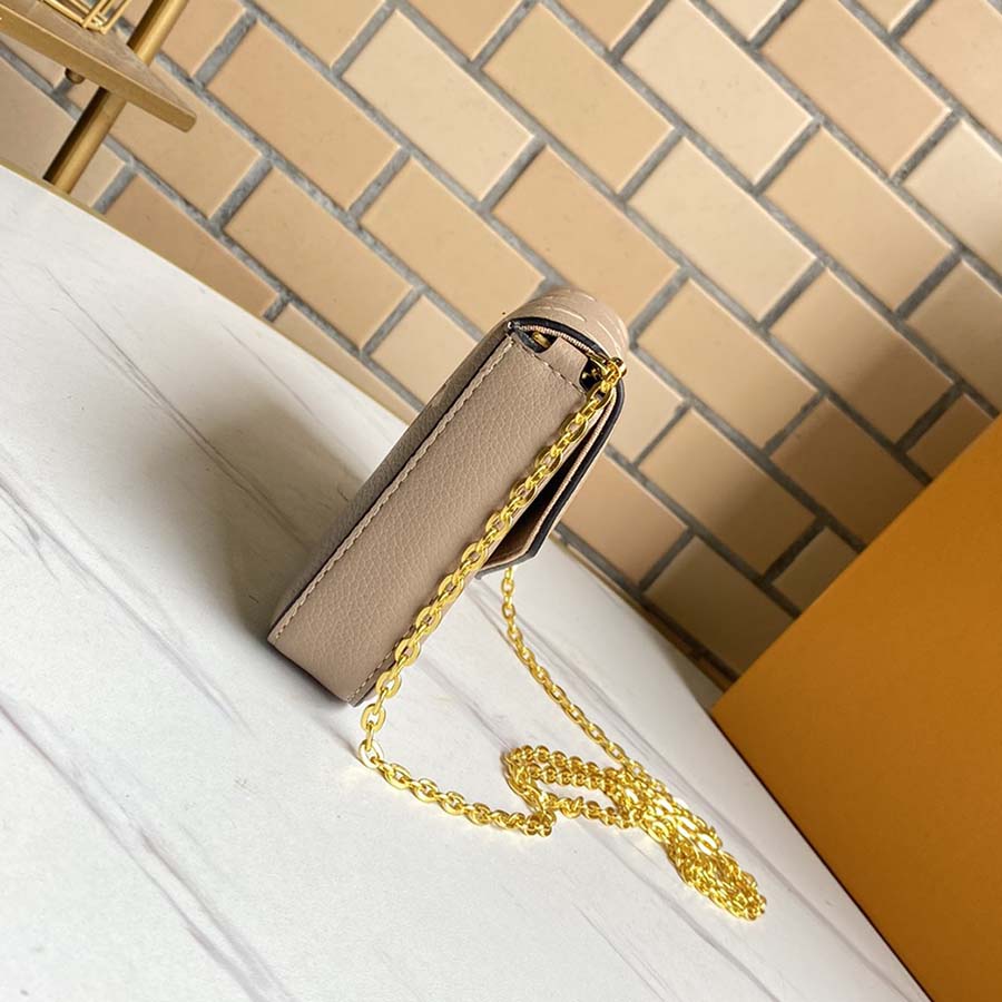 Edición especial de Louis Vuitton de Felicie Pochette-18