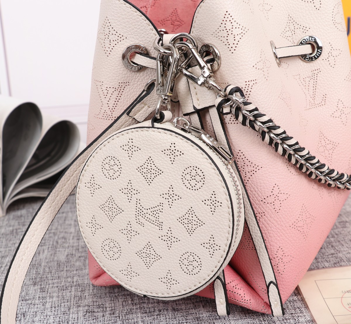 Louis Vuitton Adorable Bella Bucket Bolsa Pink/Blue-1