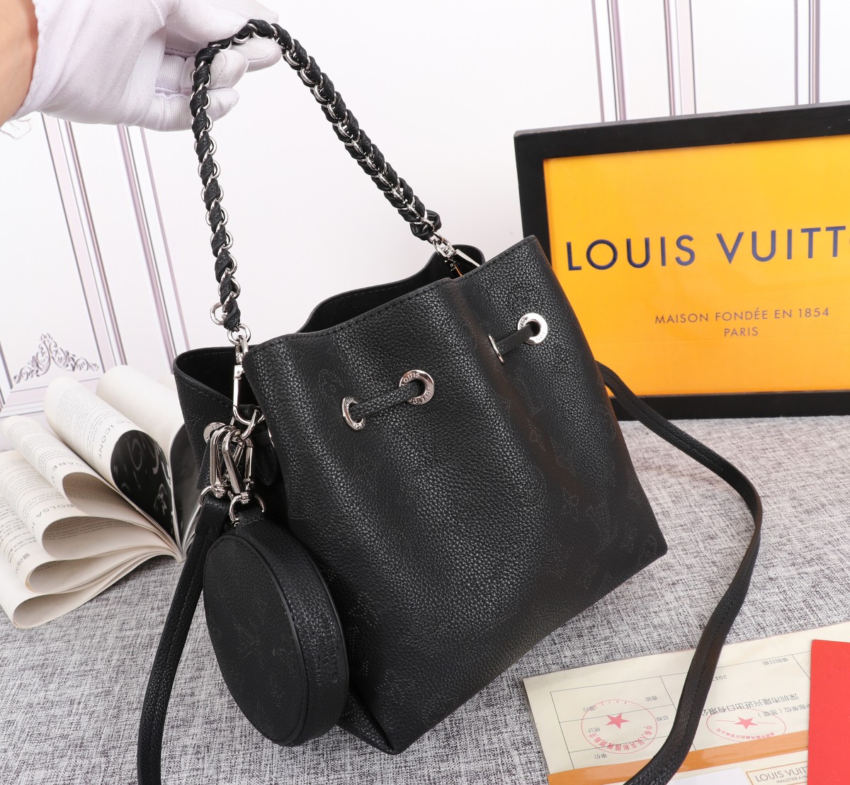 LOUIS VUITTON BELLA BACK BACK NEGRO/PINK/GRIS-1