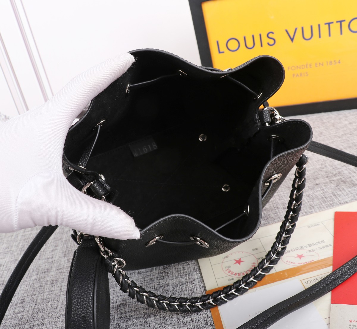 LOUIS VUITTON BELLA BACK BACK NEGRO/PINK/GRIS-4