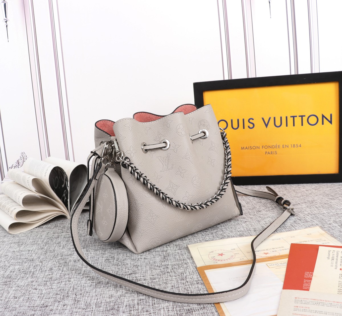 LOUIS VUITTON BELLA BACK BACK NEGRO/PINK/GRIS-5