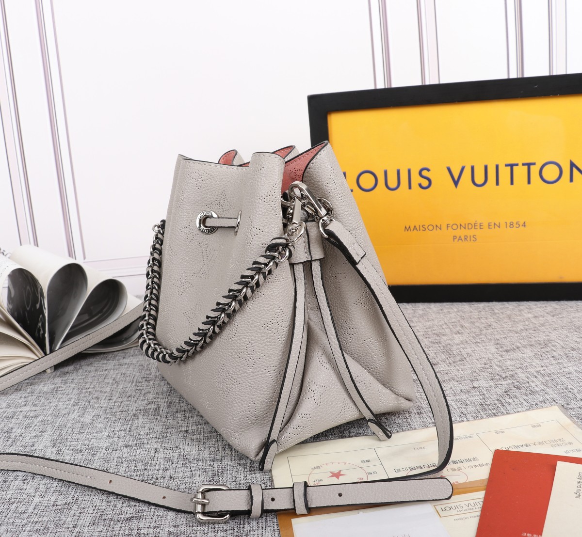 LOUIS VUITTON BELLA BACK BACK NEGRO/PINK/GRIS-6