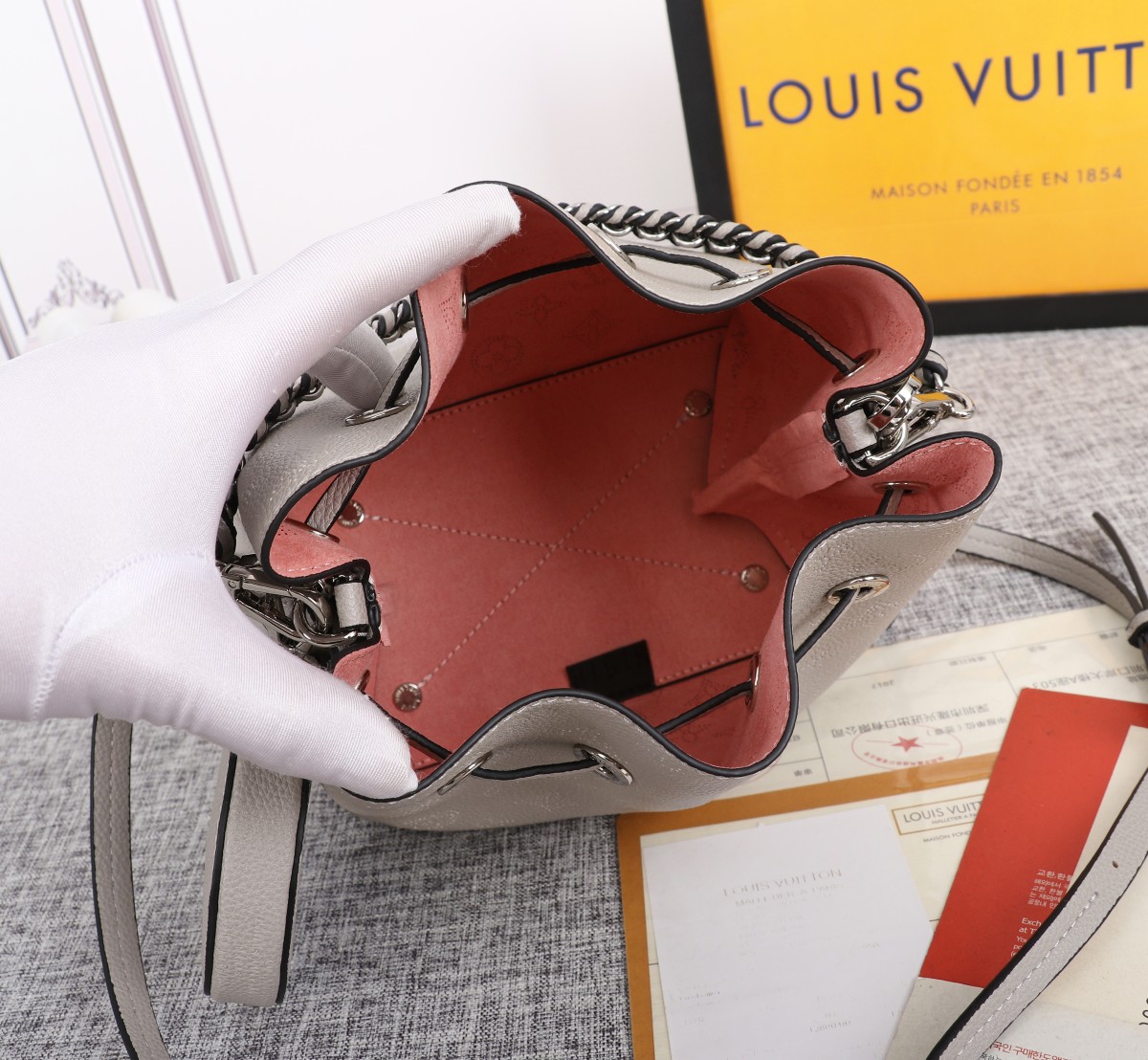 LOUIS VUITTON BELLA BACK BACK NEGRO/PINK/GRIS-8