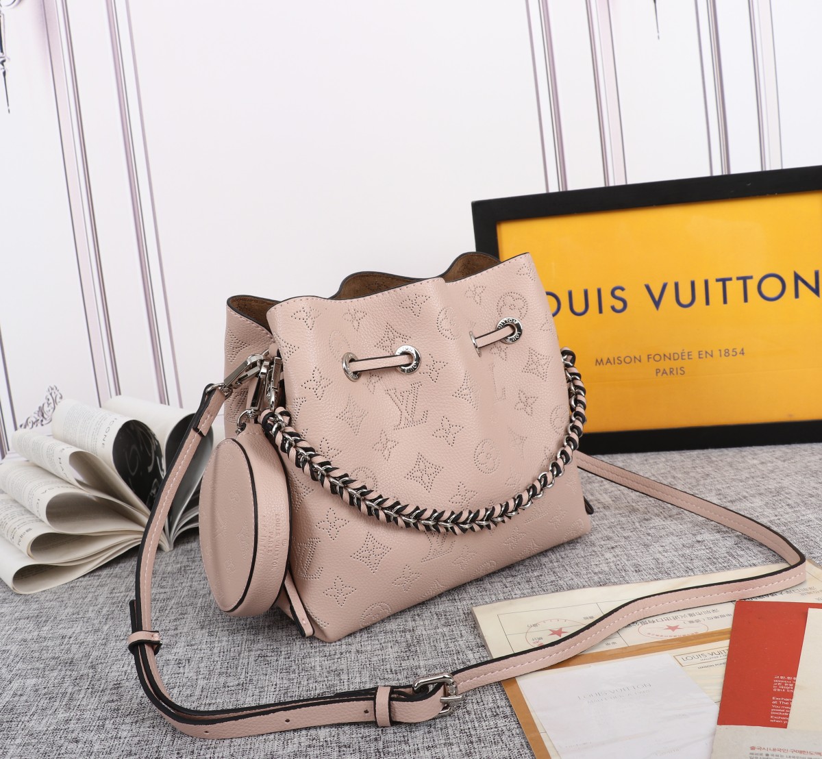 LOUIS VUITTON BELLA BACK BACK NEGRO/PINK/GRIS-9