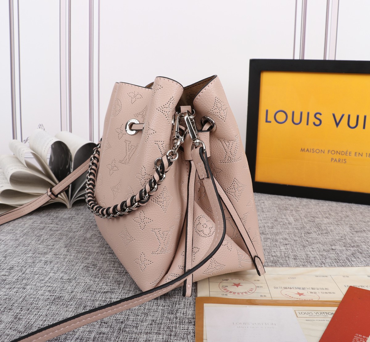 LOUIS VUITTON BELLA BACK BACK NEGRO/PINK/GRIS-10