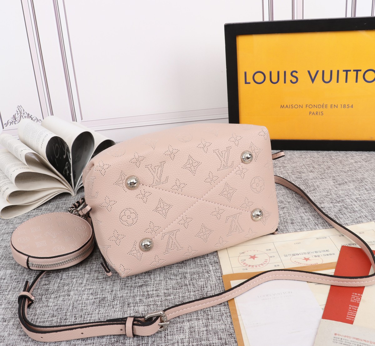 LOUIS VUITTON BELLA BACK BACK NEGRO/PINK/GRIS-12