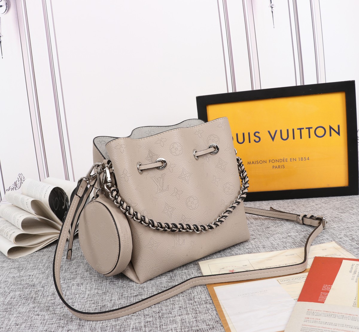 LOUIS VUITTON BELLA BACK BACK NEGRO/PINK/GRIS-13