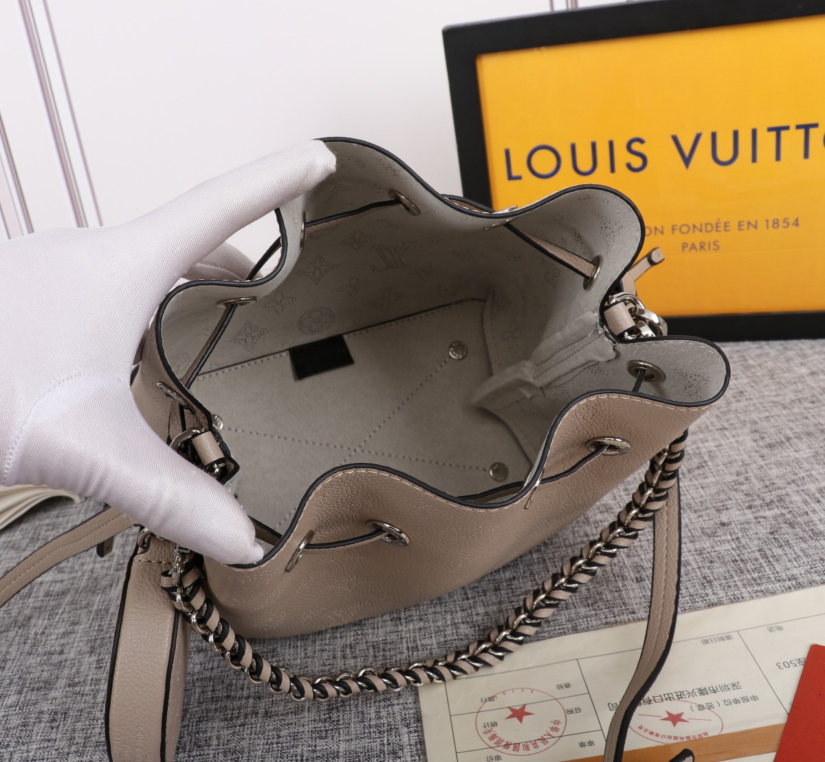 LOUIS VUITTON BELLA BACK BACK NEGRO/PINK/GRIS-16