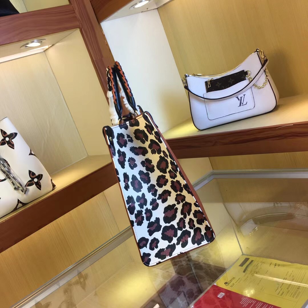 Luis Vuitton Leopard-Impint Sides Onthgo Black/Brown-6
