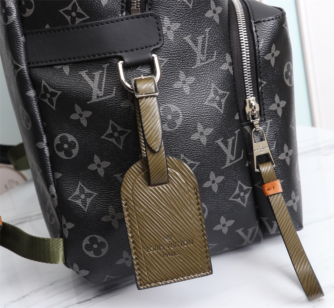 Louis Vuitton Discovery Backpack M45218-3