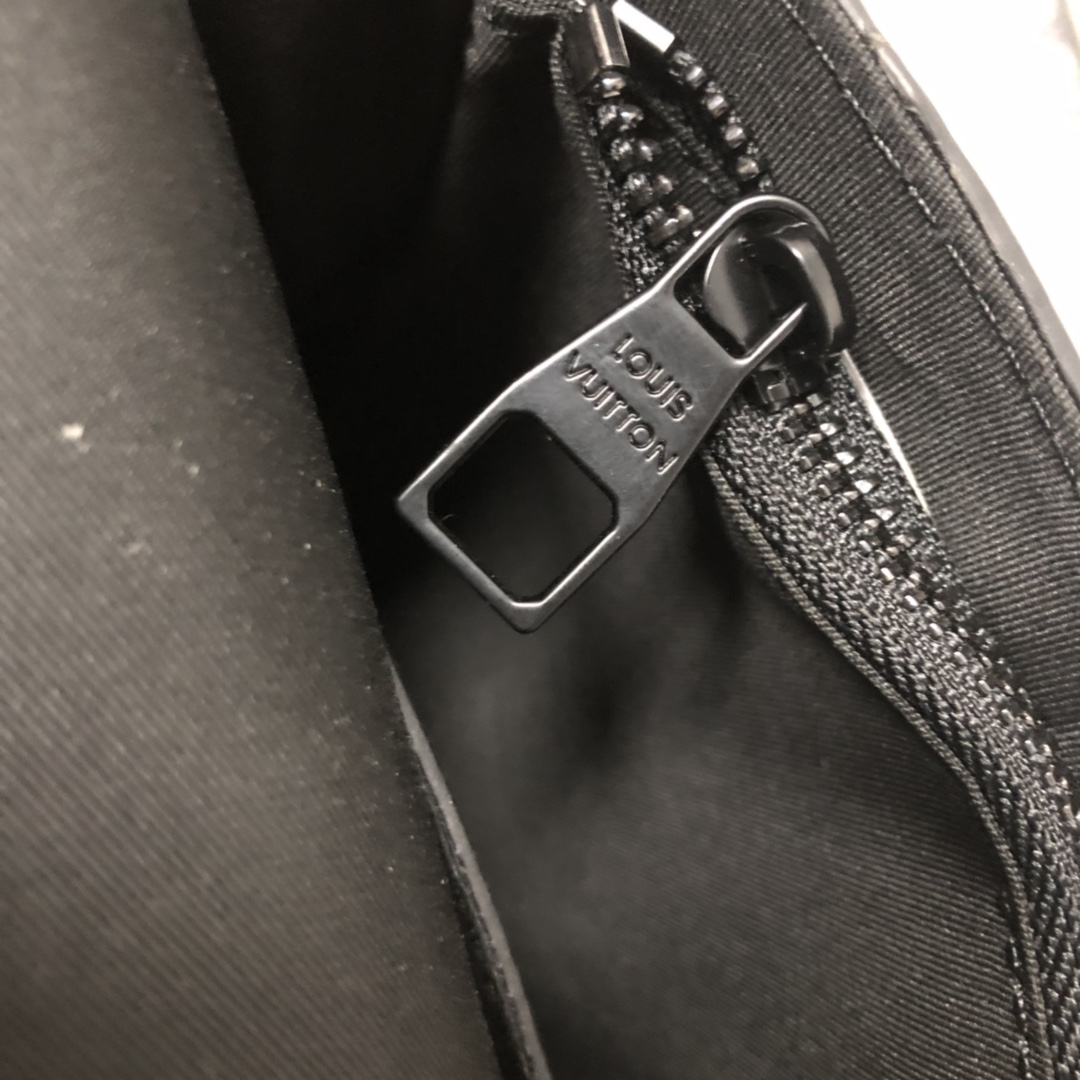 Louis Vuitton S Lock A4 Pouch M80560-7