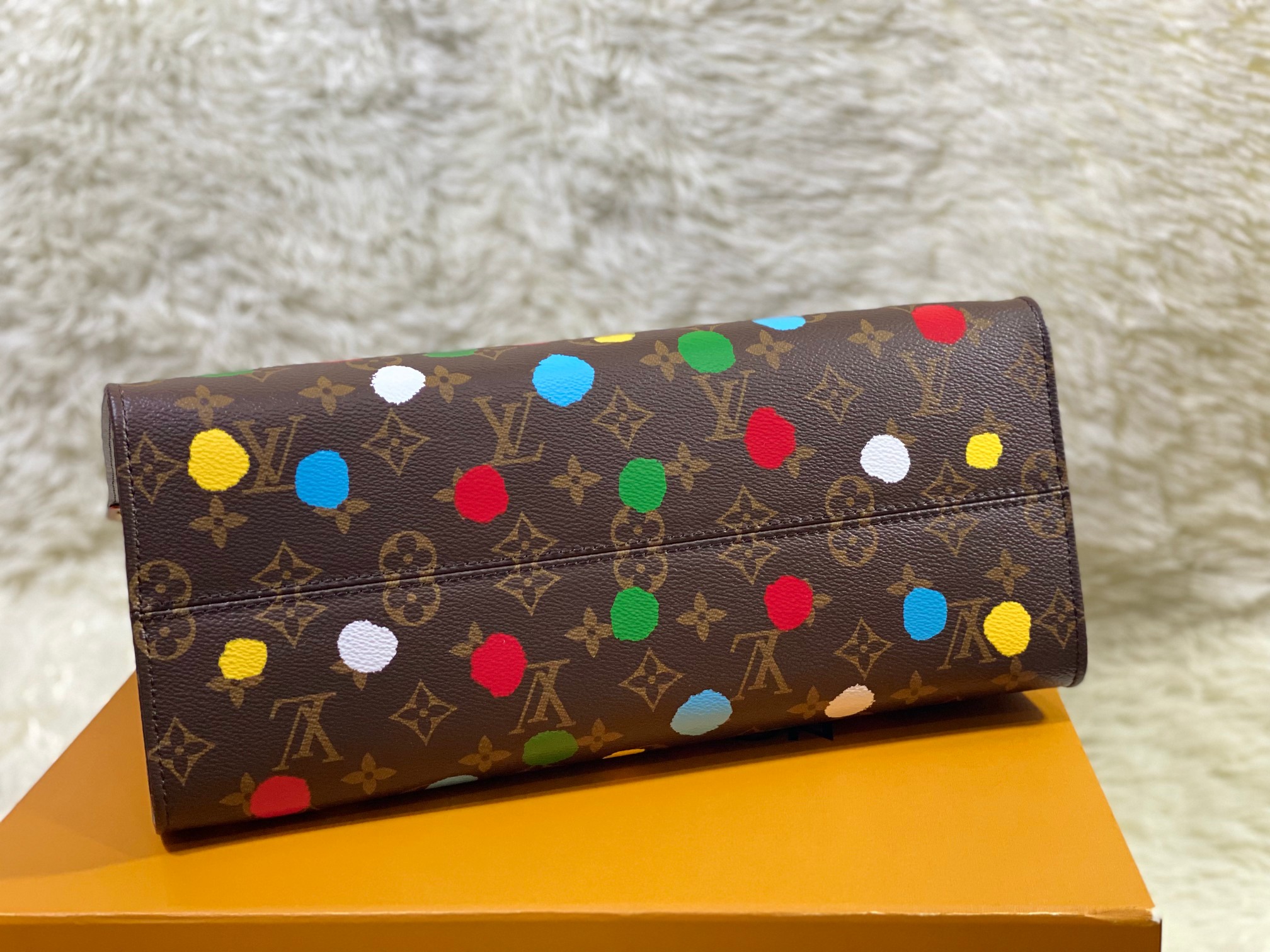 Louis Vuitton LV X YK Onthego MM M46379-3