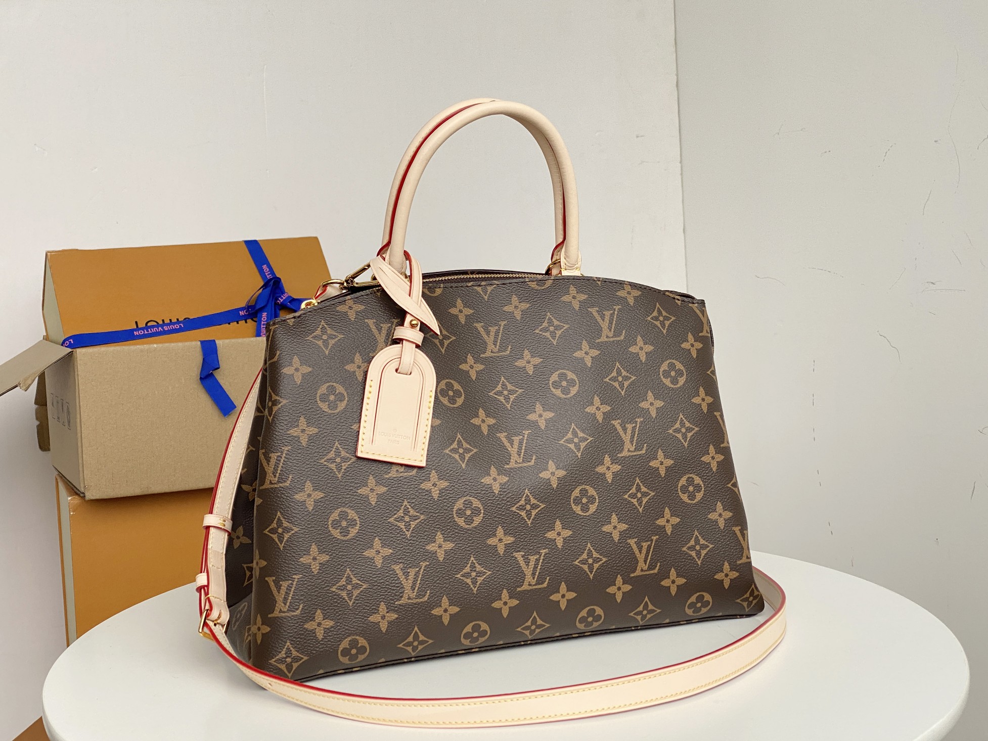 Louis Vuitton Grand Palais/Petit Palais M45900-1