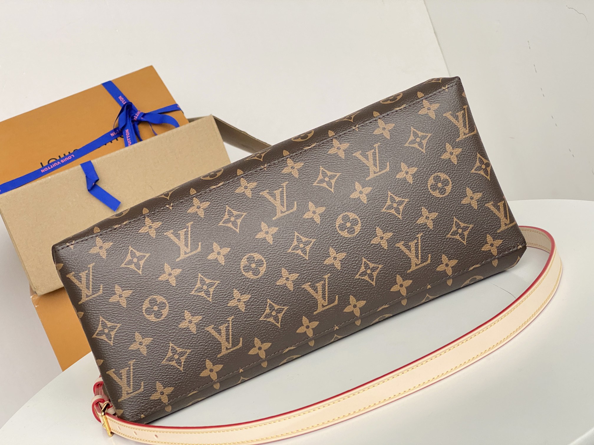 Louis Vuitton Grand Palais/Petit Palais M45900-3