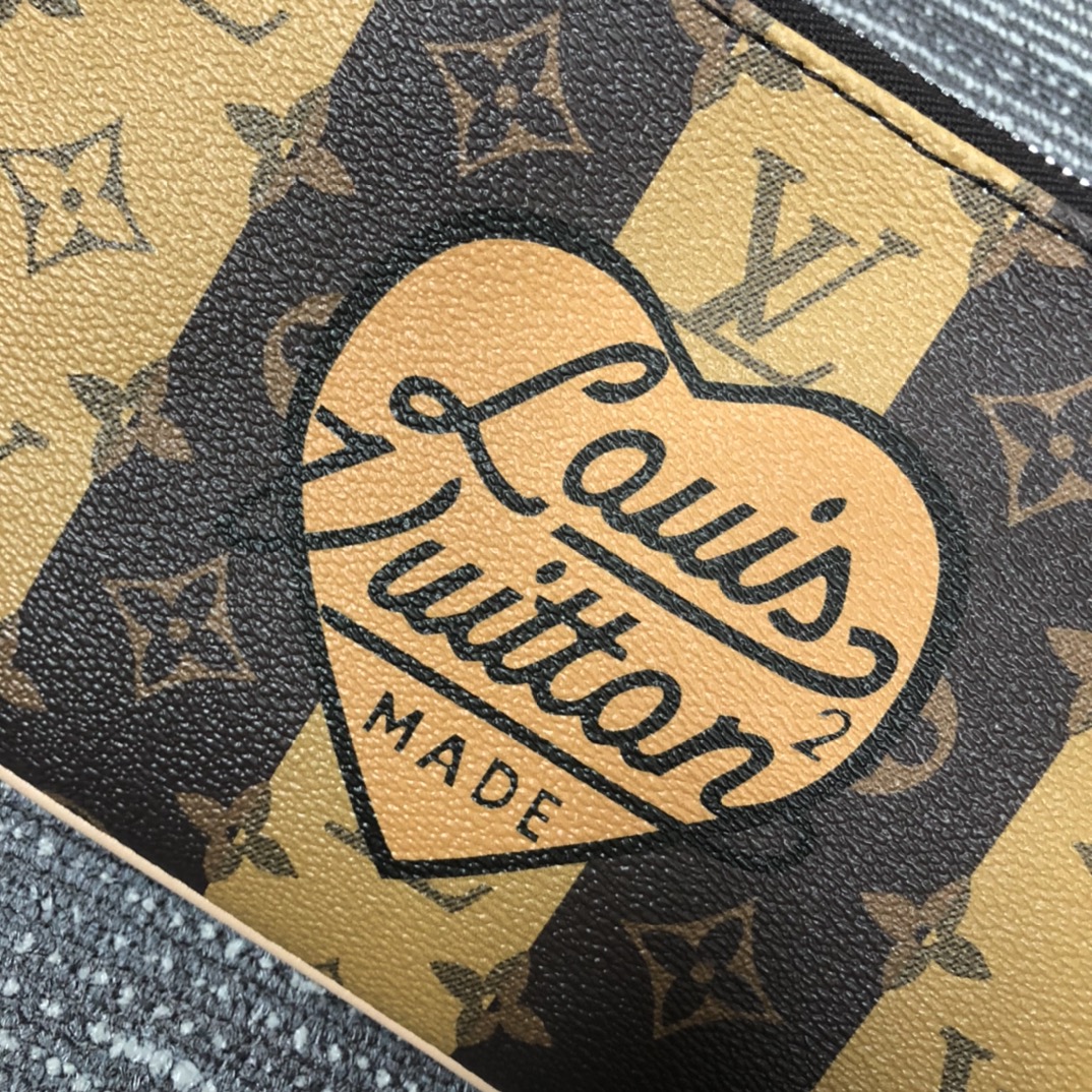 Louis Vuitton 3in1 Pochette Trio Messenger M69443-3