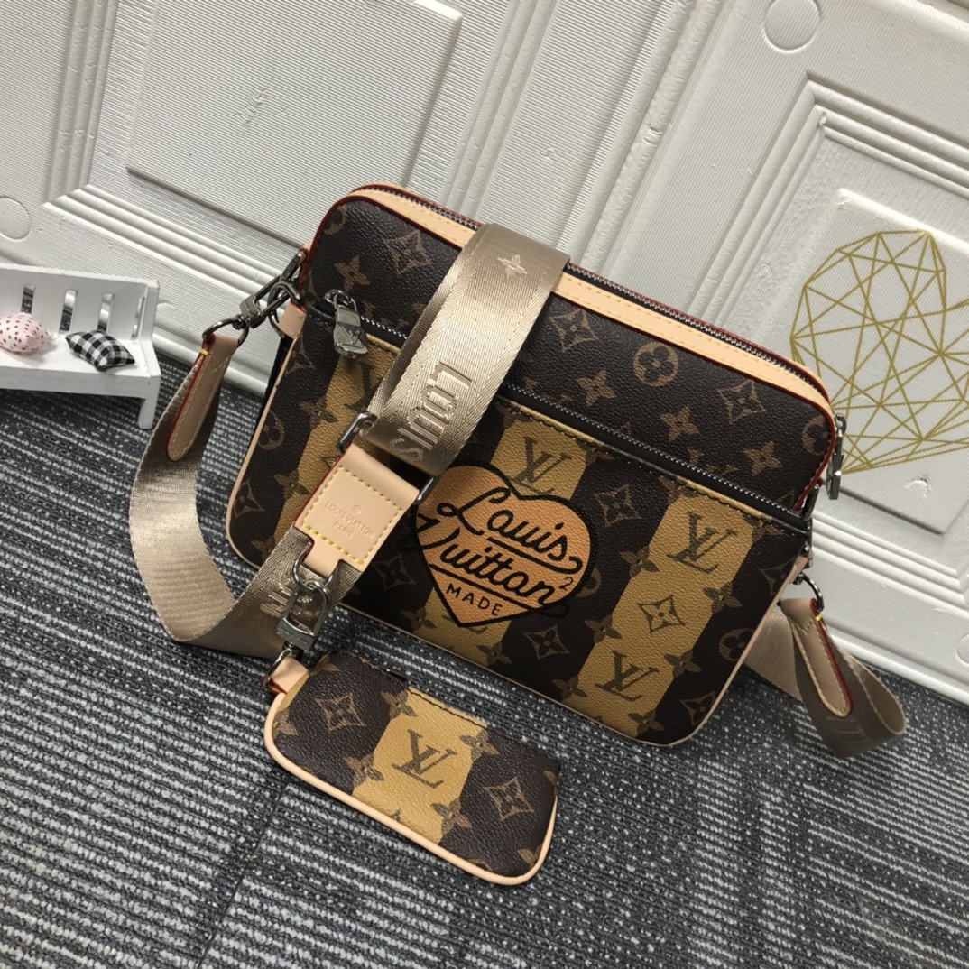 Louis Vuitton 3in1 Pochette Trio Messenger M69443-8