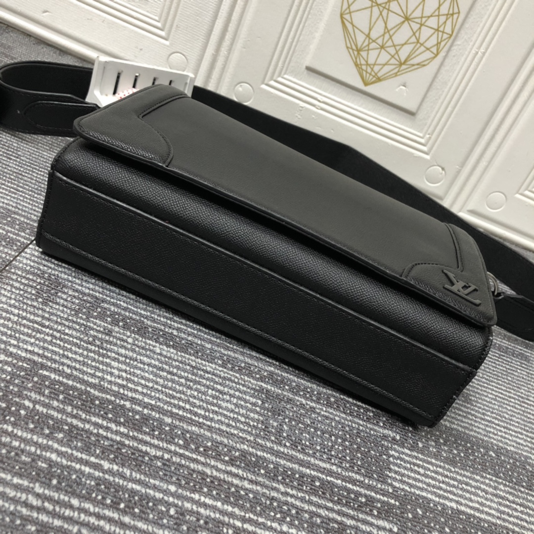 Louis Vuitton New Flap Messenger M30813-5