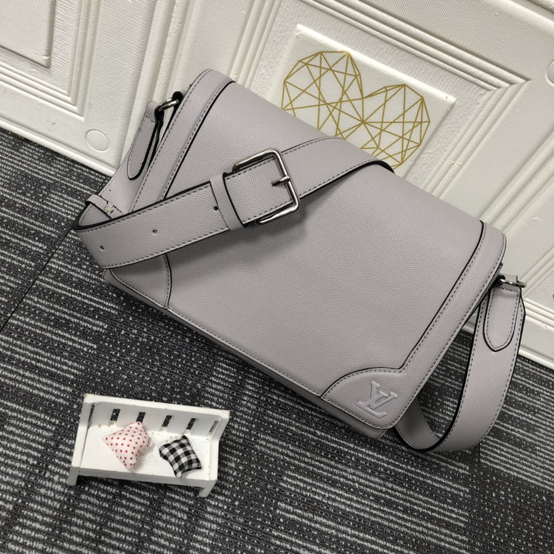 Louis Vuitton New Flap Messenger M30813-10