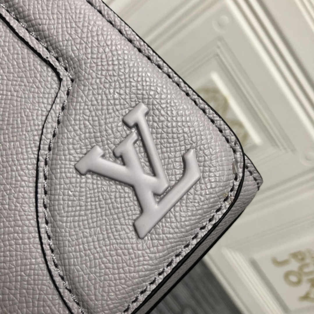 Louis Vuitton New Flap Messenger M30813-13
