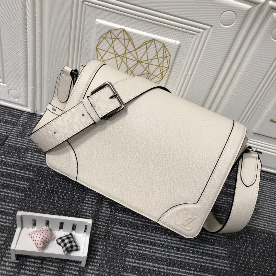 Louis Vuitton New Flap Messenger M30813-15