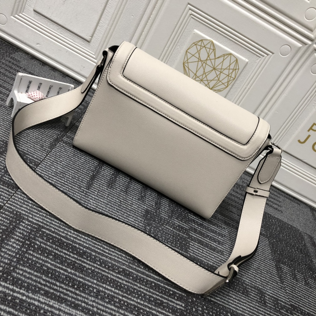 Louis Vuitton New Flap Messenger M30813-16