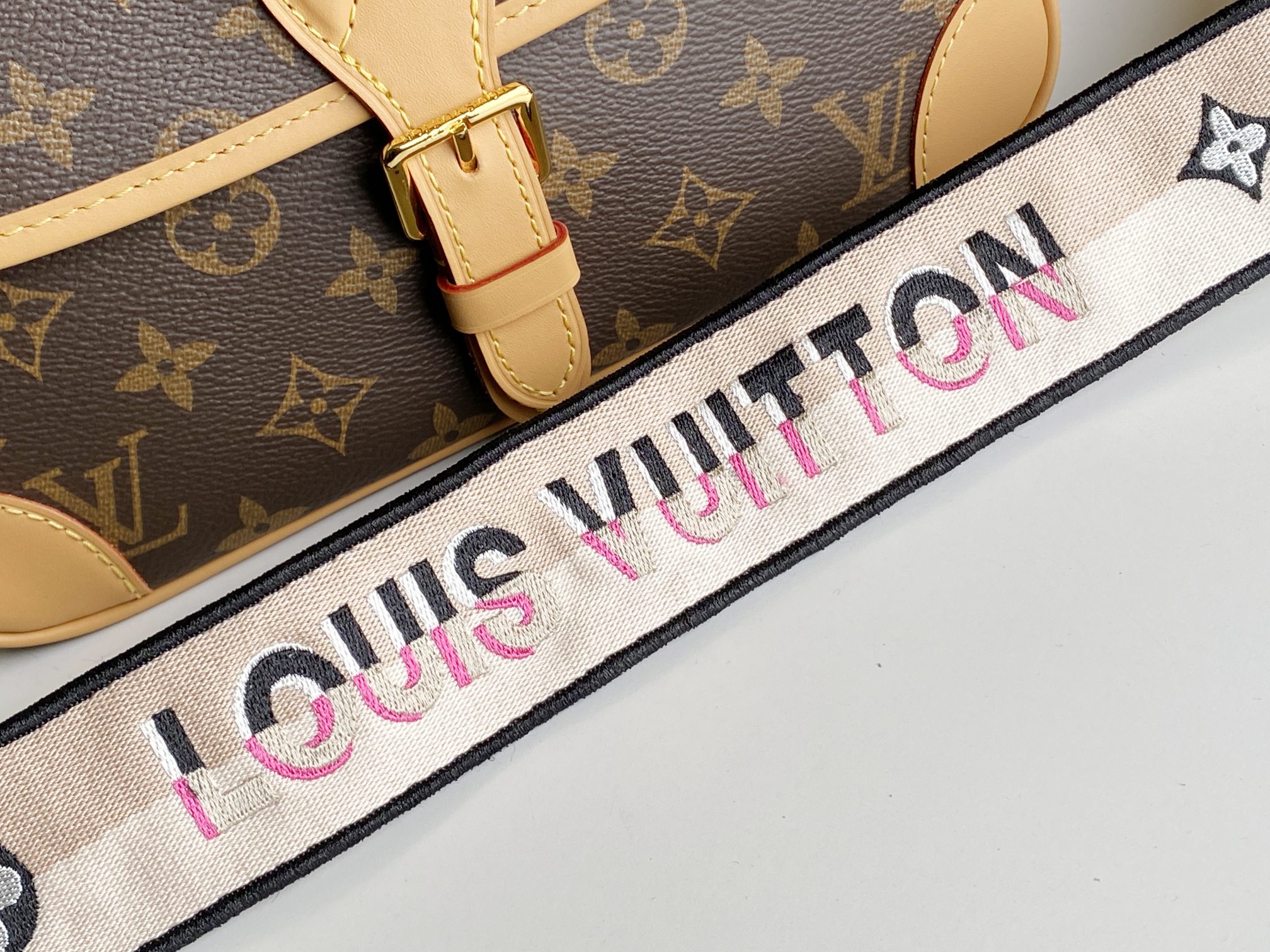 Louis Vuitton Diane M45985-6