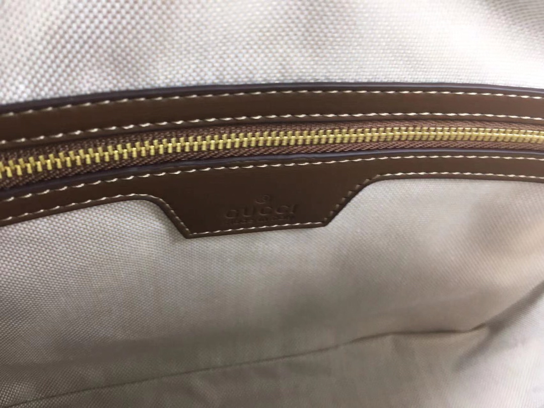 Bolsa de mensajero Gucci con entrelazamiento G 675891-8