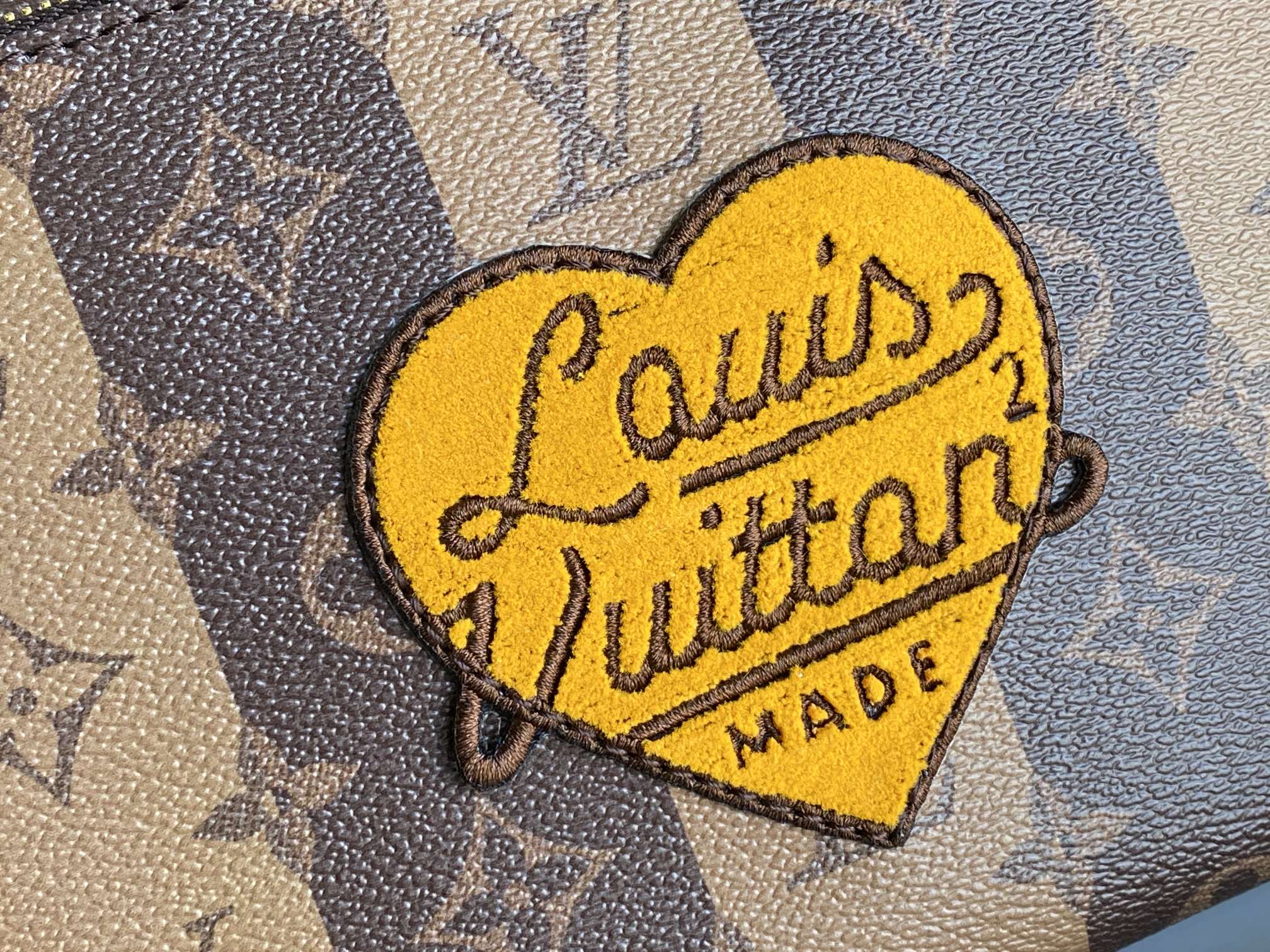 Louis Vuitton aaa- trio Messenger M45965-4