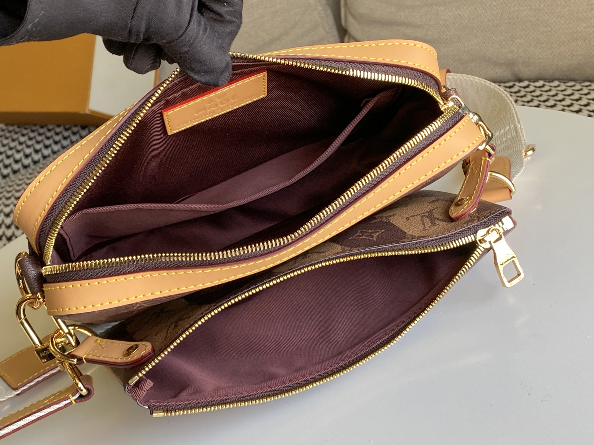 Louis Vuitton aaa- trio Messenger M45965-6