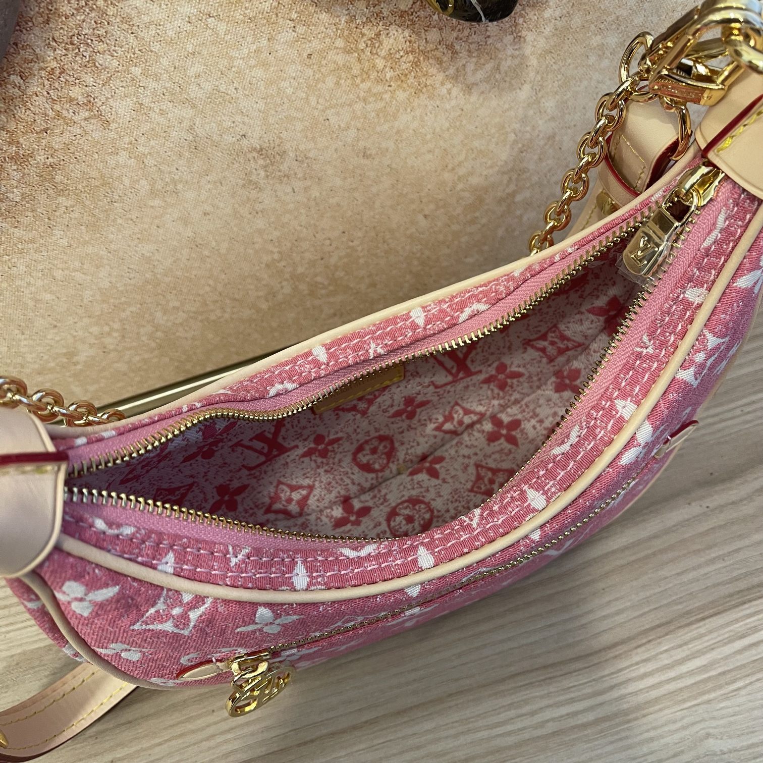 Bolsauette de Louis Vuitton Loop Bolsauette-4