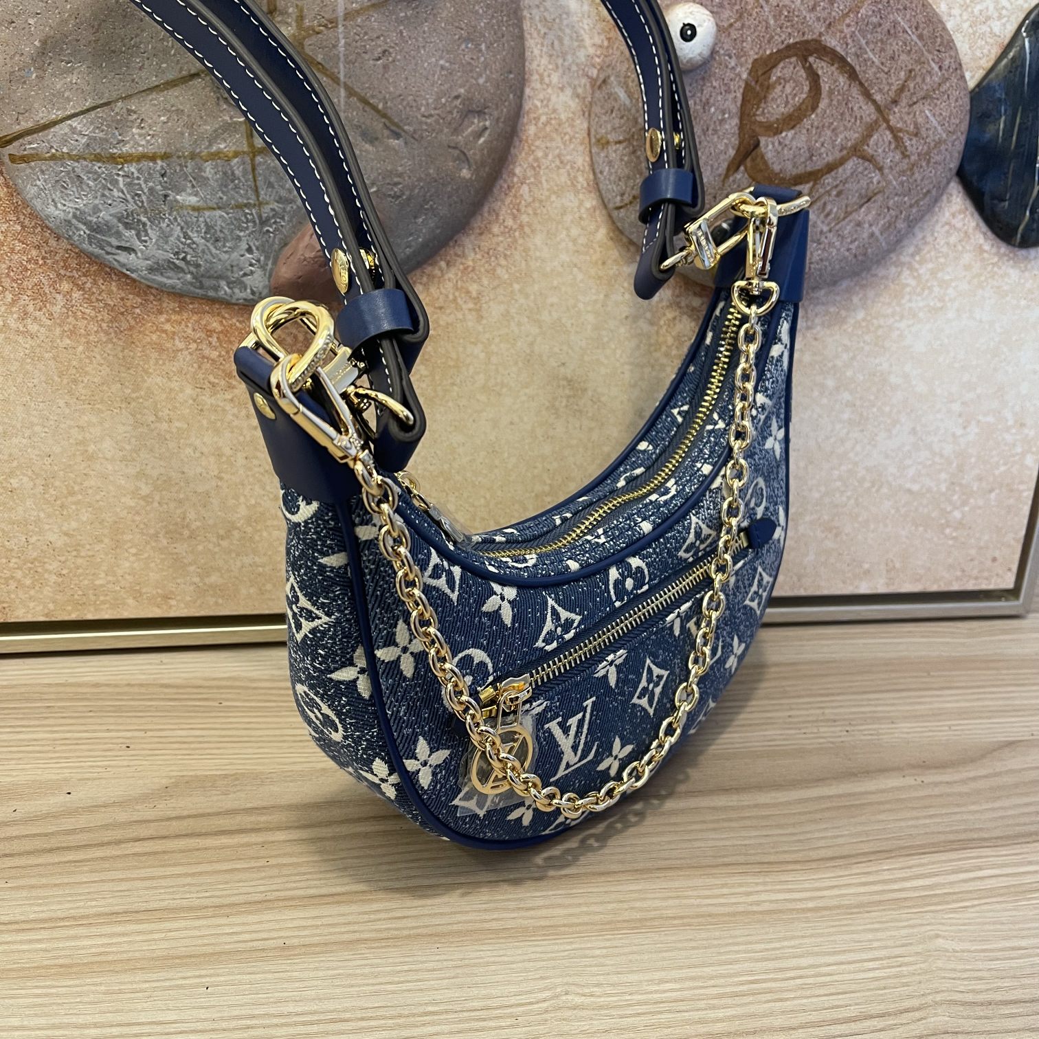 Bolsauette de Louis Vuitton Loop Bolsauette-6