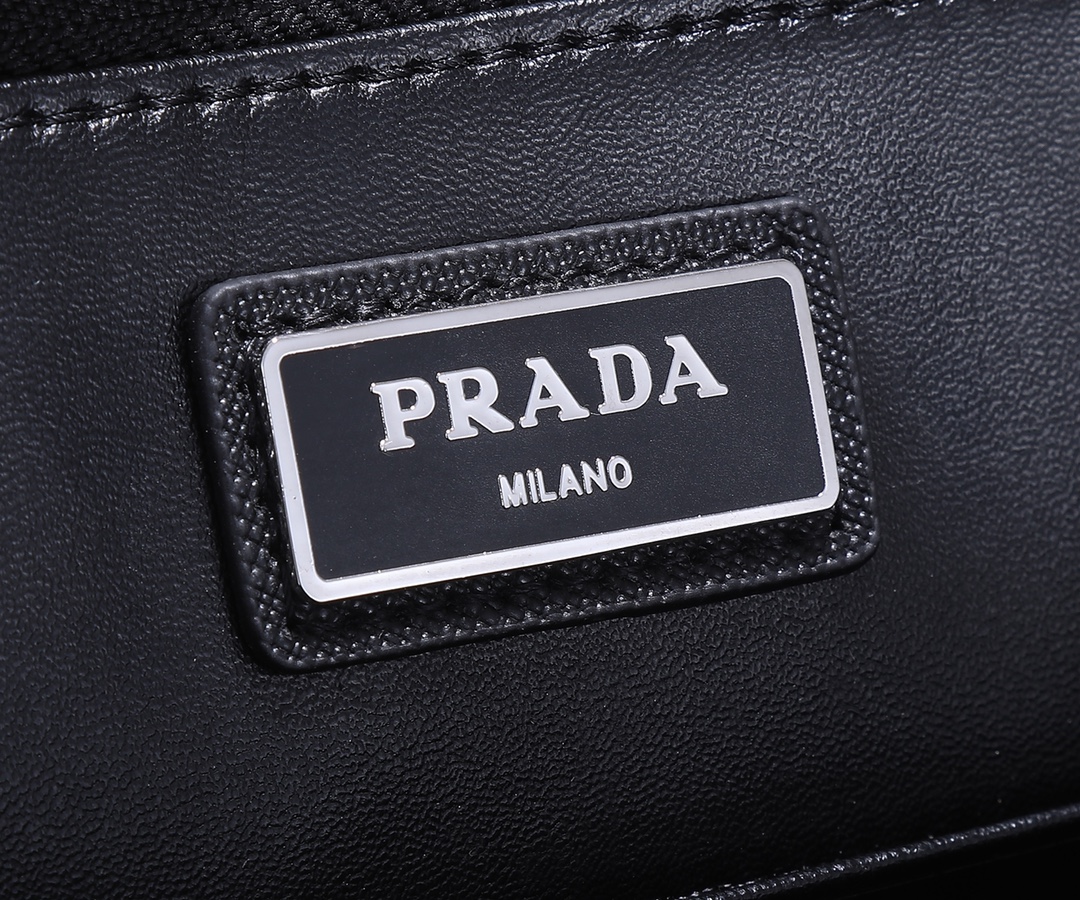 Prada Saffiano Leather Pouch 2vn008-7