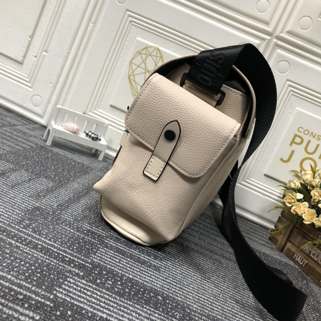 Louis Vuitton Christopher Messenger mochila-12